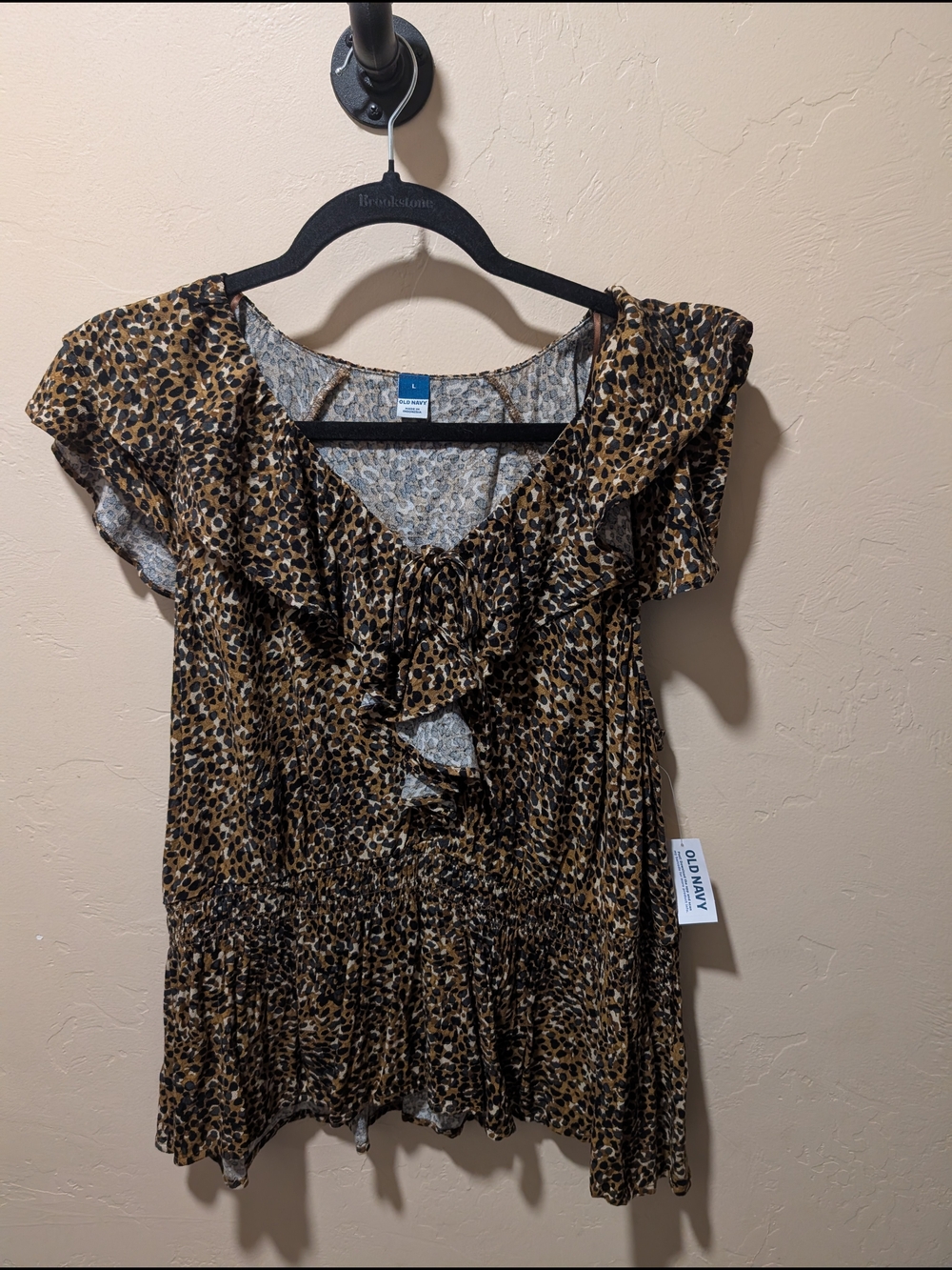 NWT Old Navy Leopard Ruffle V-Neck Blouse in Brown/Black Large